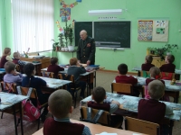 reg-school.ru/tula/yasnogorsk/revyakino/sobytiya/20150429vstrechasveteranomimage001.jpg